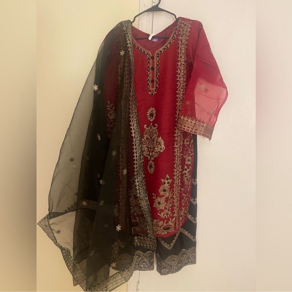 PAKISTANI DESIGNER SEMI FORMAL DRESS INDIAN
3 PIECE